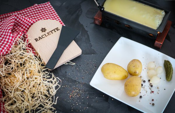 All-You-Can-Eat Raclette für acht Personen – Bild 2
